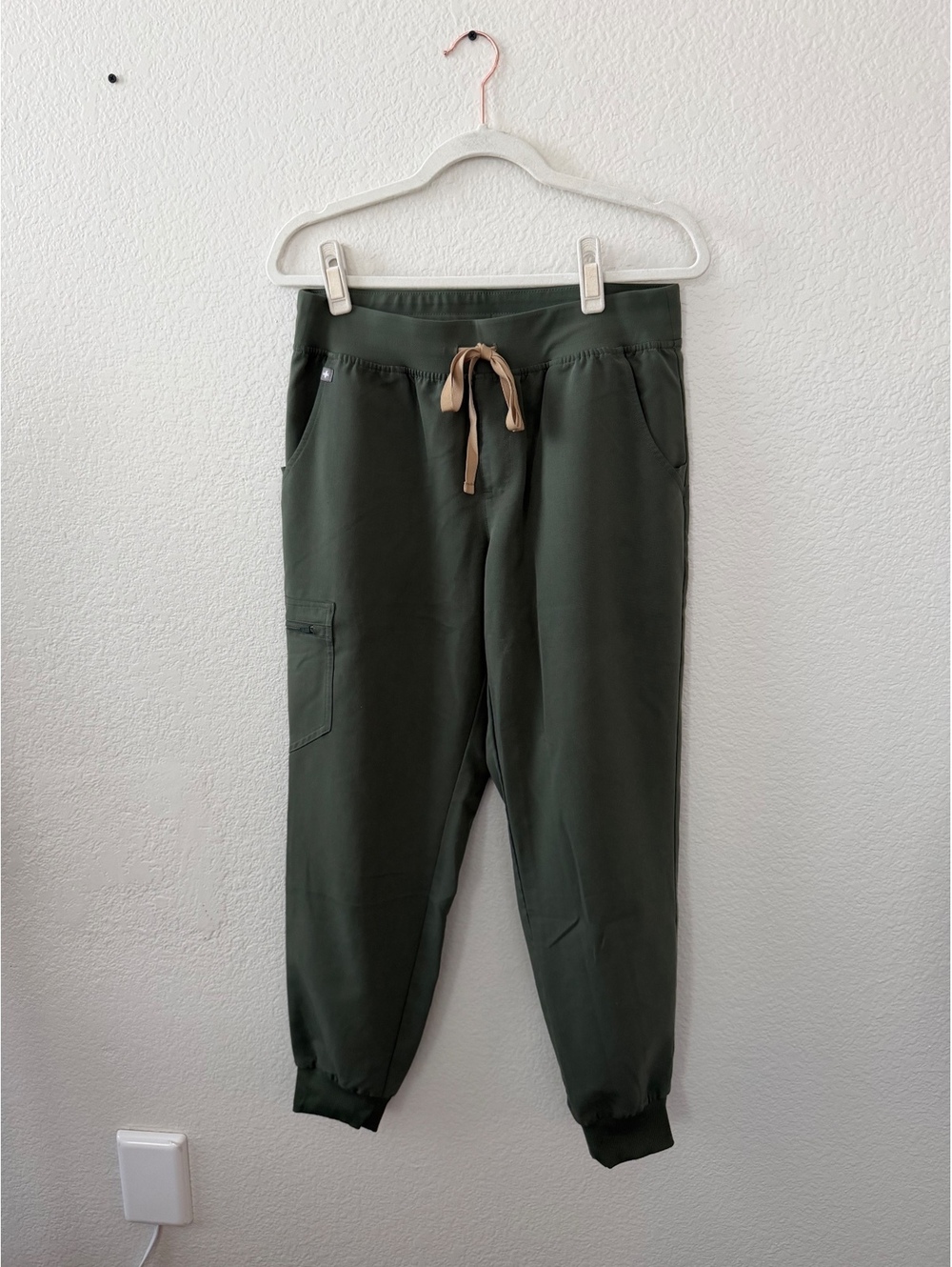 FIGS scrubs moss olive green Zamora jogger bottoms Size M